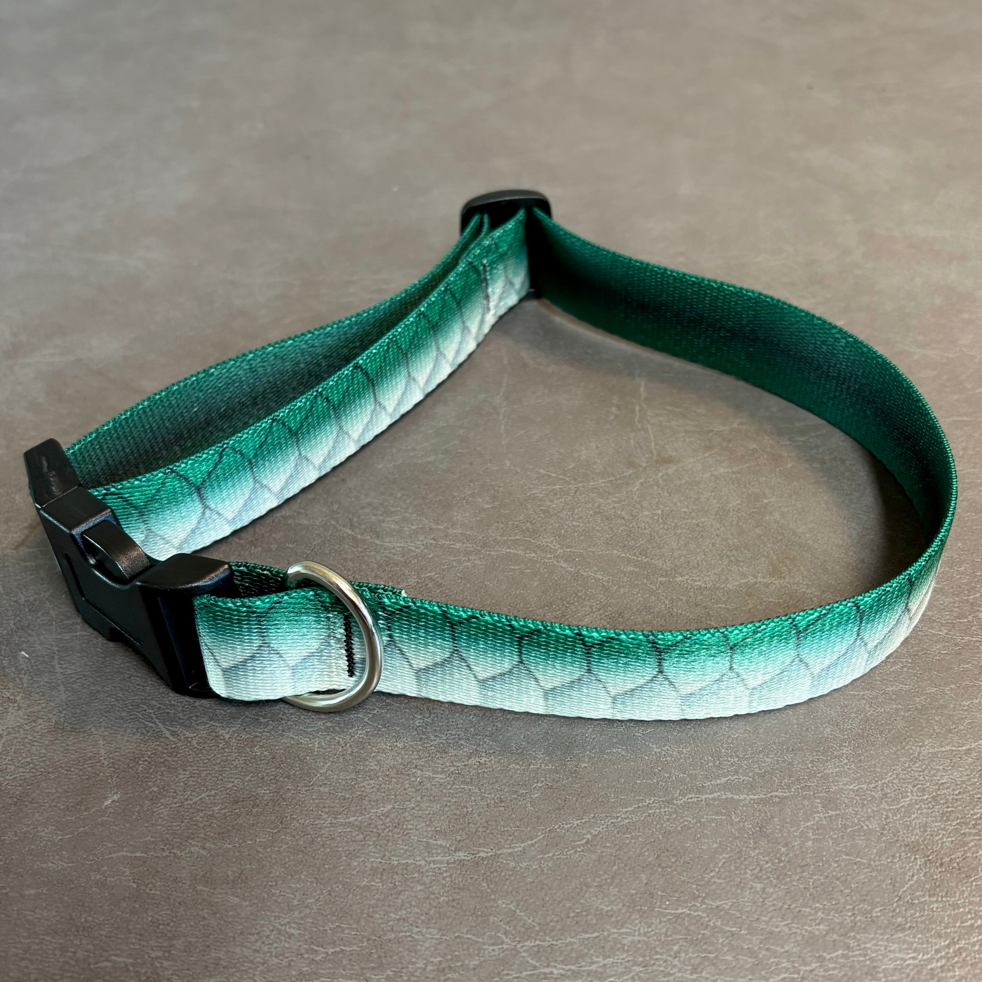 DOG COLLAR - EMERALD TARPON M/L